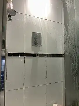 Snapshot of Woodchip chatting on 15, 11, 2025 Woodchip online show from 15, 11, 2025