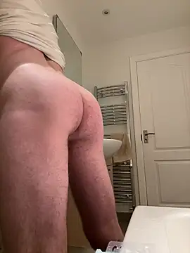 Snapshot of Woodchip chatting on 6, 11, 2025 Woodchip online show from 6, 11, 2025