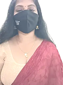 Snapshot of shivani27 chatting on 4, 7, 2026 shivani27 online show from 4, 7, 2026