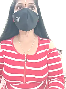Snapshot of shivani27 chatting on 26, 5, 2026 shivani27 online show from 26, 5, 2026