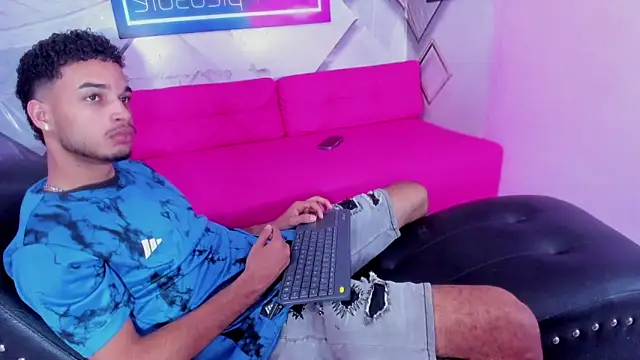 rhabena boysex online show from 15, 2, 2026