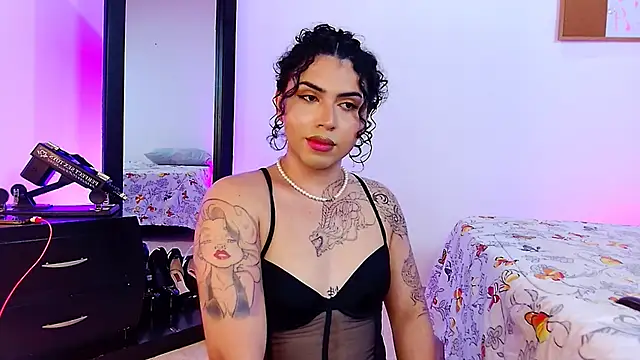 Snapshot of NoahMonroe_11 chatting on 14, 11, 2025 NoahMonroe 11 online show from 14, 11, 2025