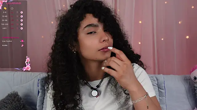 Victoria Curly online show from 15, 10, 2025