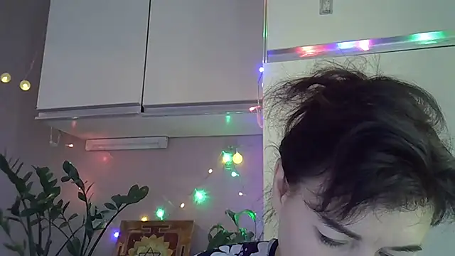 Krystal 82 online show from 21, 10, 2025