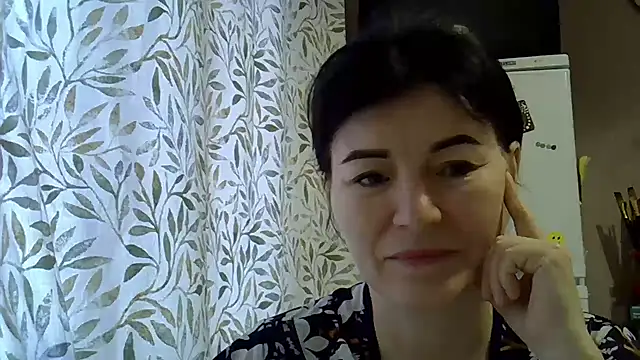 Snapshot of Krystal_82 chatting on 3, 12, 2025 Krystal 82 online show from 3, 12, 2025