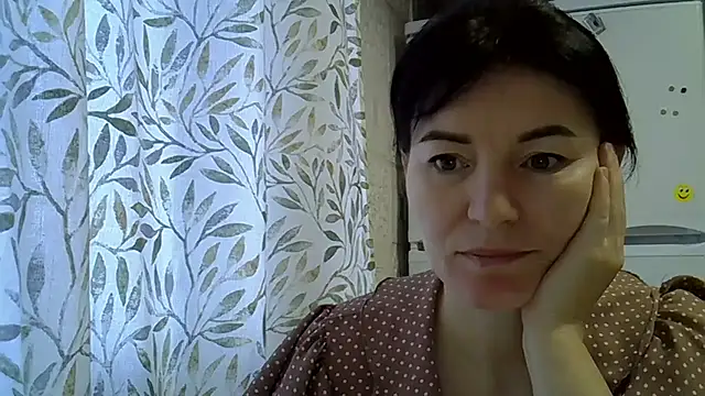 Snapshot of Krystal_82 chatting on 18, 12, 2025 Krystal 82 online show from 18, 12, 2025