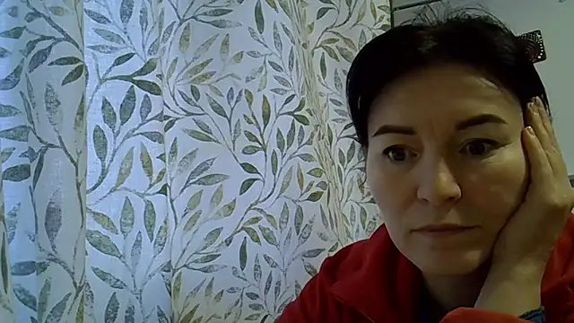 Snapshot of Krystal_82 chatting on 19, 12, 2025 Krystal 82 online show from 19, 12, 2025