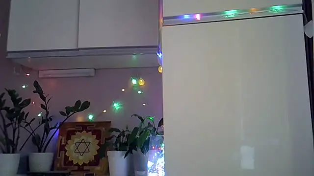 Snapshot of Krystal_82 chatting on 5, 10, 2025 Krystal 82 online show from 5, 10, 2025