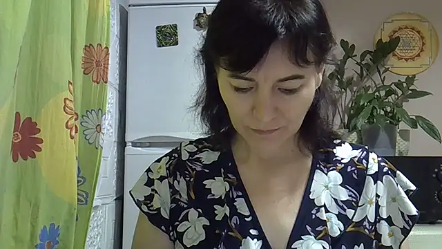 Krystal 82 online show from 26, 11, 2025