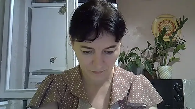 Krystal 82 online show from 7, 11, 2025