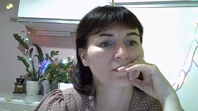 Snapshot of Krystal_82 chatting on 11, 9, 2025 Krystal 82 online show from 11, 9, 2025