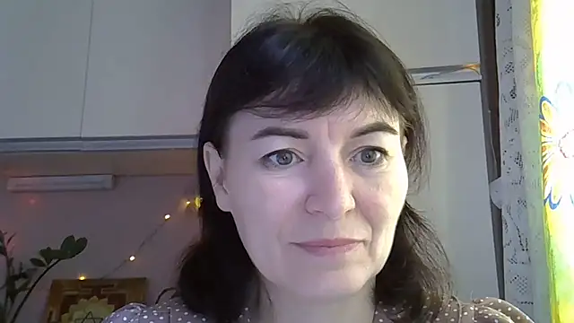 Krystal 82 online show from 28, 10, 2025