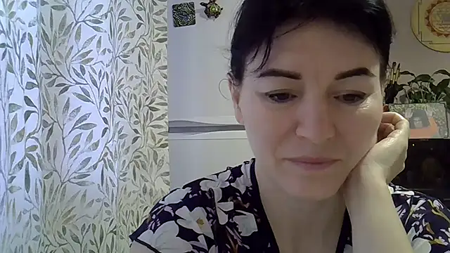 Krystal 82 online show from 1, 12, 2025