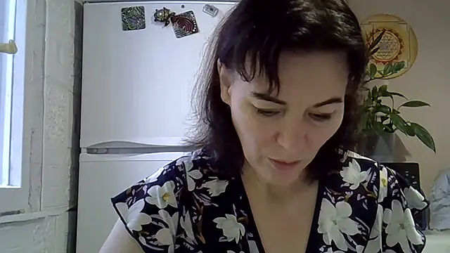 Krystal 82 online show from 12, 11, 2025