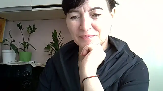 Snapshot of Krystal_82 chatting on 6, 2, 2026 Krystal 82 online show from 6, 2, 2026