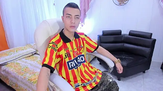 Dereck Boy8 online show from 21, 10, 2025