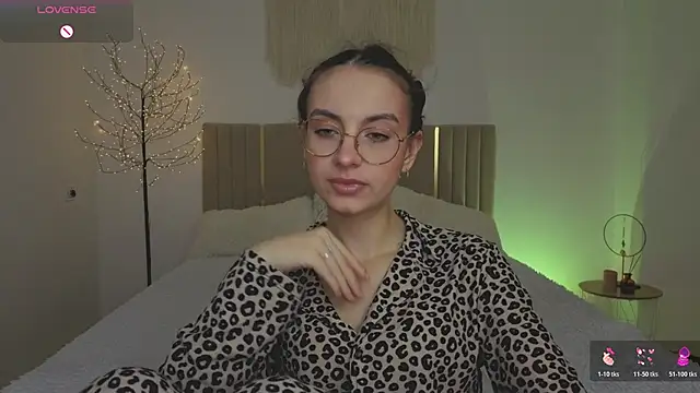 Real cutie1 online show from 14, 4, 2026