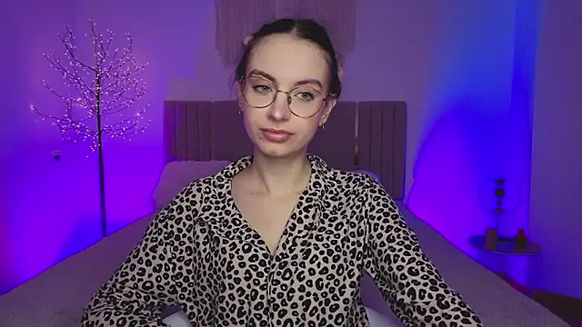 Real cutie1 online show from 18, 3, 2026