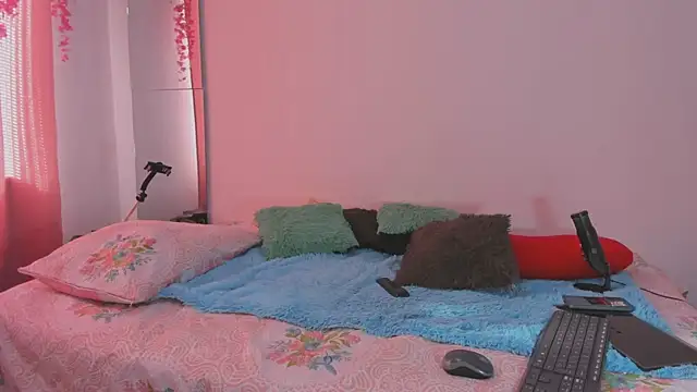 Snapshot of lanastone86 chatting on 13, 11, 2025 lanastone86 online show from 13, 11, 2025