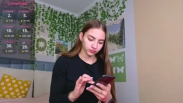 Ashley Pierce online show from 11, 10, 2025