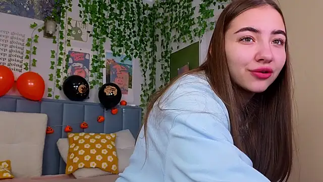 Ashley Pierce online show from 23, 10, 2025