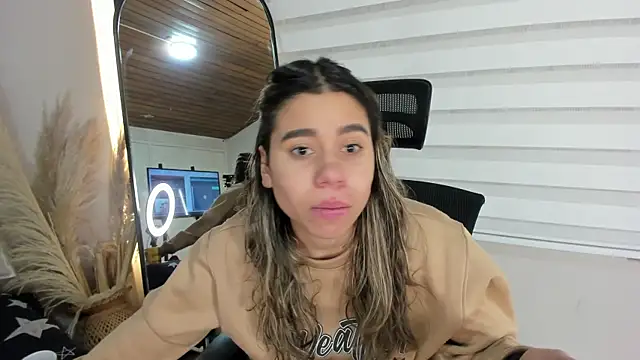 Rachell criss online show from 30, 10, 2025