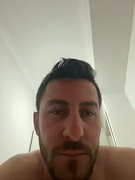 emredenizz07 online show from 5, 11, 2025