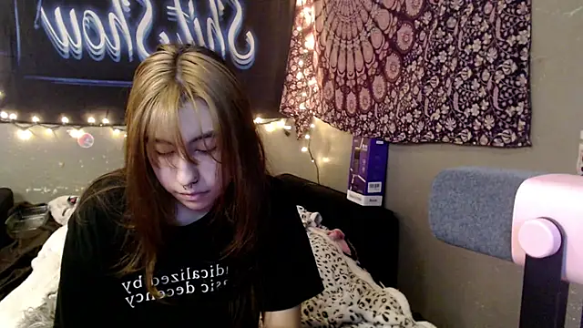 London Ray online show from 24, 6, 2026