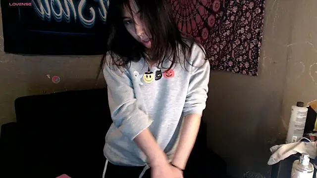 London Ray online show from 4, 4, 2026