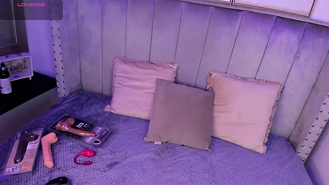 Seshat Hitt online show from 10, 10, 2025