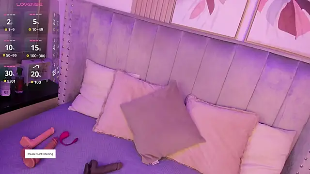 Seshat Hitt online show from 1, 11, 2025