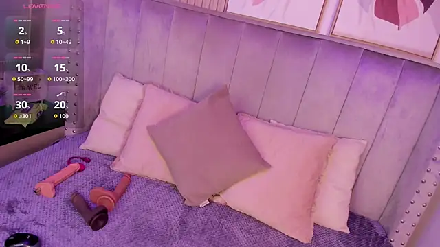 Seshat Hitt online show from 8, 11, 2025