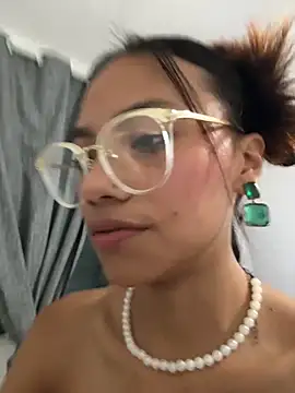 Snapshot of Nia_Desire chatting on 1, 10, 2025 Nia Desire online show from 1, 10, 2025