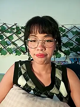 Snapshot of dolliette24 chatting on 22, 4, 2026 dolliette24 online show from 22, 4, 2026
