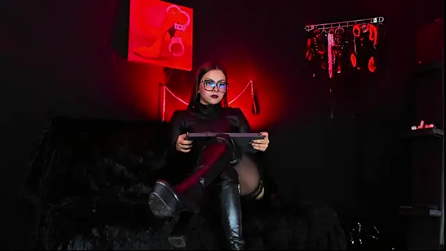 isabellestone online show from 24, 2, 2026