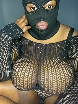 curvywithbigtitties online show from 31, 7, 2026