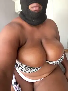 curvywithbigtitties online show from 6, 2, 2026