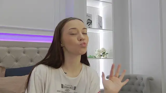 ZoeyNeal online show from 14, 3, 2026