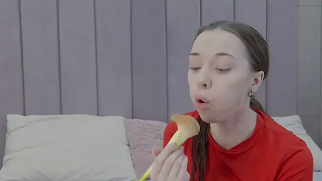 ZoeyNeal online show from 18, 3, 2026