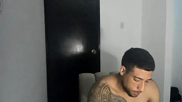Snapshot of ThiagoLugo chatting on 4, 5, 2026 ThiagoLugo online show from 4, 5, 2026