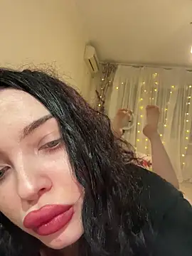 Hannah xBaby online show from 4, 11, 2025