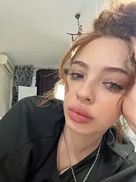 Hannah xBaby online show from 24, 3, 2026