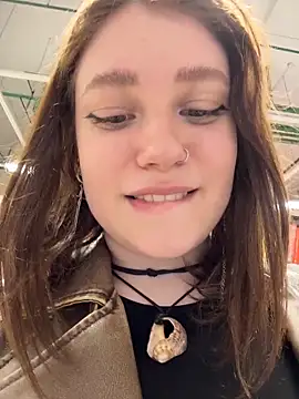 lucy-joy online show from 25, 4, 2026