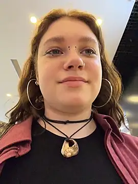 Snapshot of lucy-joy chatting on 2, 7, 2026 lucy-joy online show from 2, 7, 2026