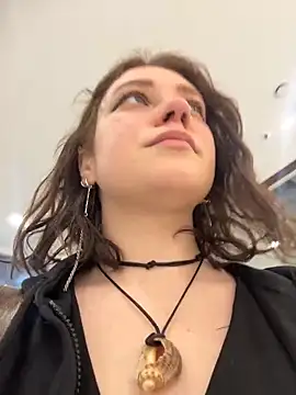 lucy-joy online show from 20, 12, 2025