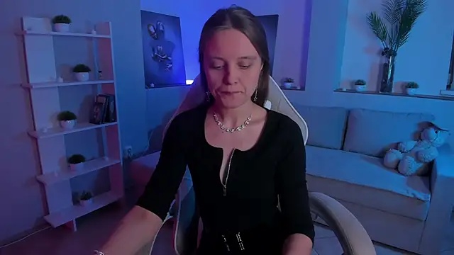 Snapshot of AlicePill chatting on 14, 11, 2025 AlicePill online show from 14, 11, 2025