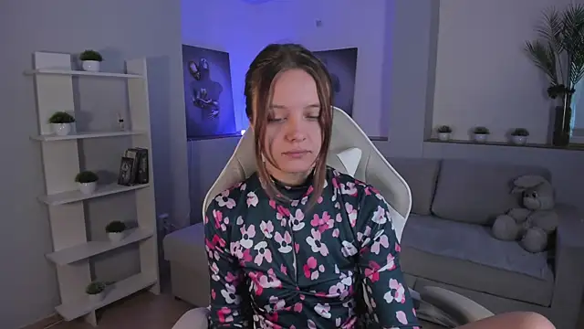 Snapshot of AlicePill chatting on 16, 10, 2025 AlicePill online show from 16, 10, 2025