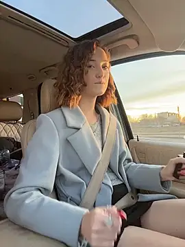 DollyTall online show from 22, 11, 2025