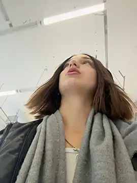 DollyTall online show from 13, 10, 2025