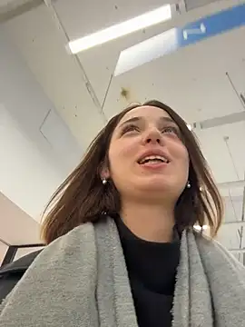 DollyTall online show from 17, 10, 2025